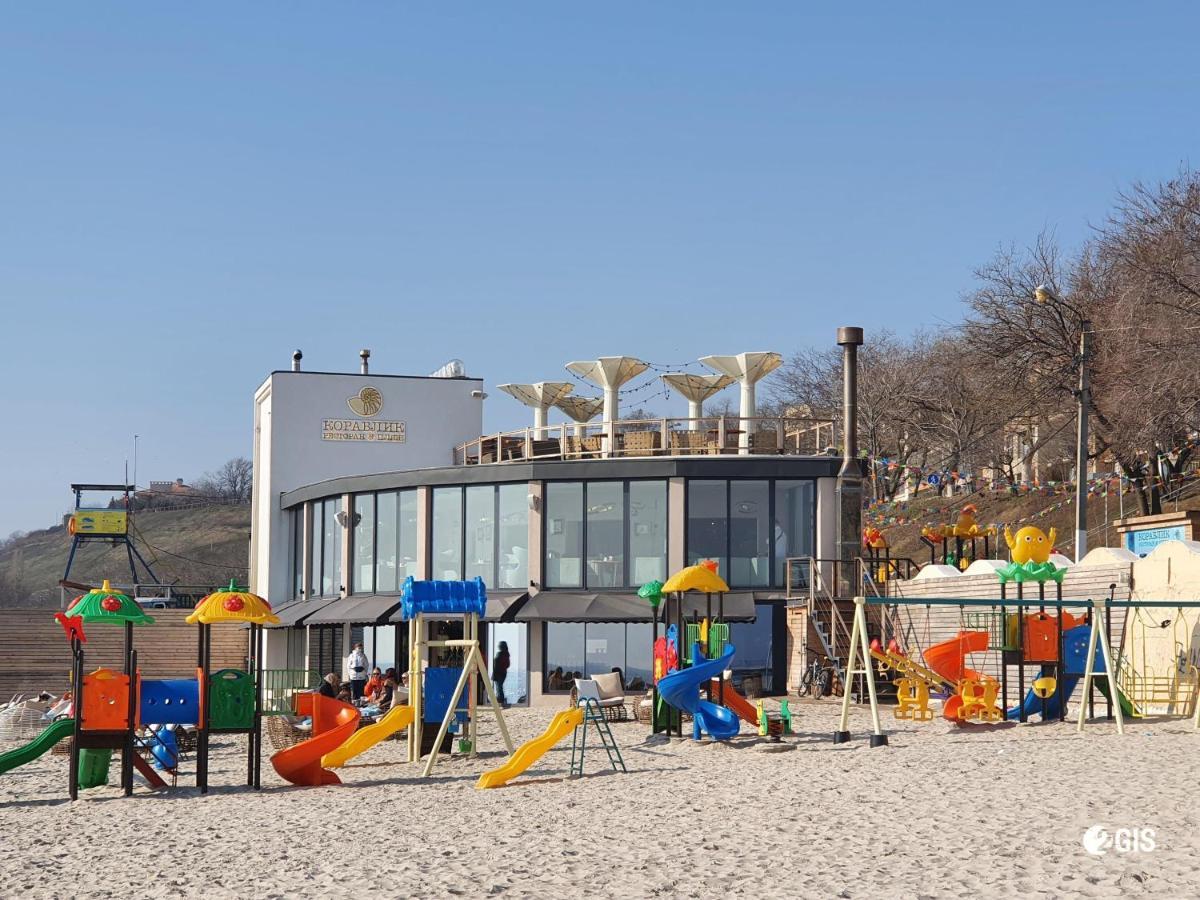 Апартаменты У Моря Magnit Первая Линия Oldenburg Bagian luar foto